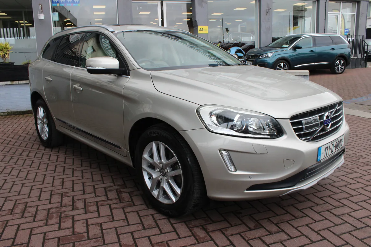 VOLVO XC60 2.0D4 SE LUXURY PLUS 5DR ESTATE AUTO - Image 2