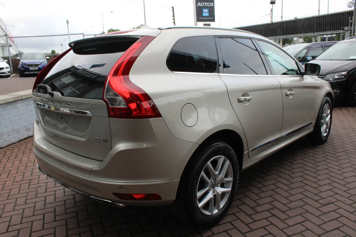 VOLVO XC60 2.0D4 SE LUXURY PLUS 5DR ESTATE AUTO - Image 4