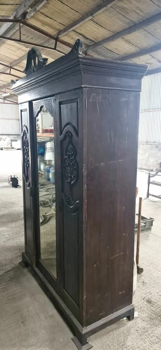 Antique wardrobe - Image 4