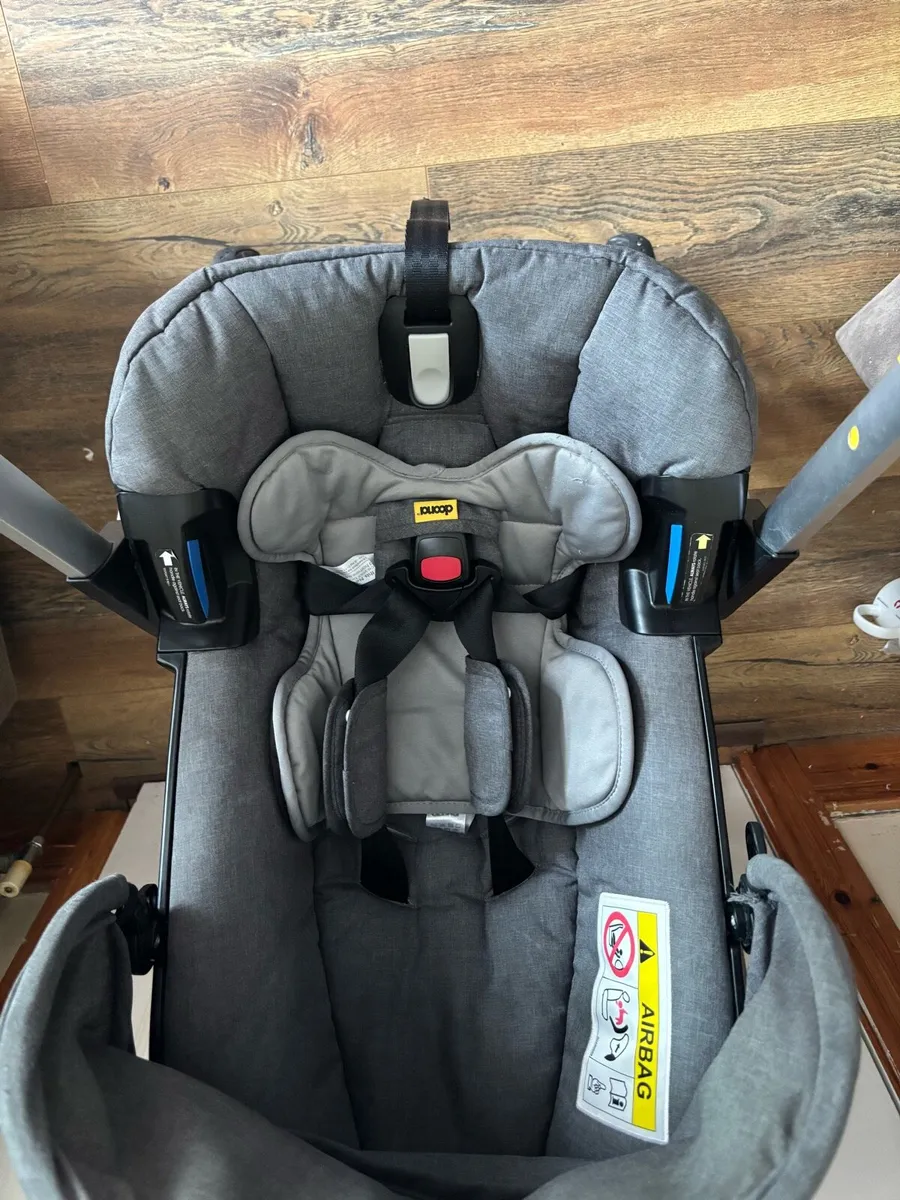 Doona carseat/stroller - Image 2