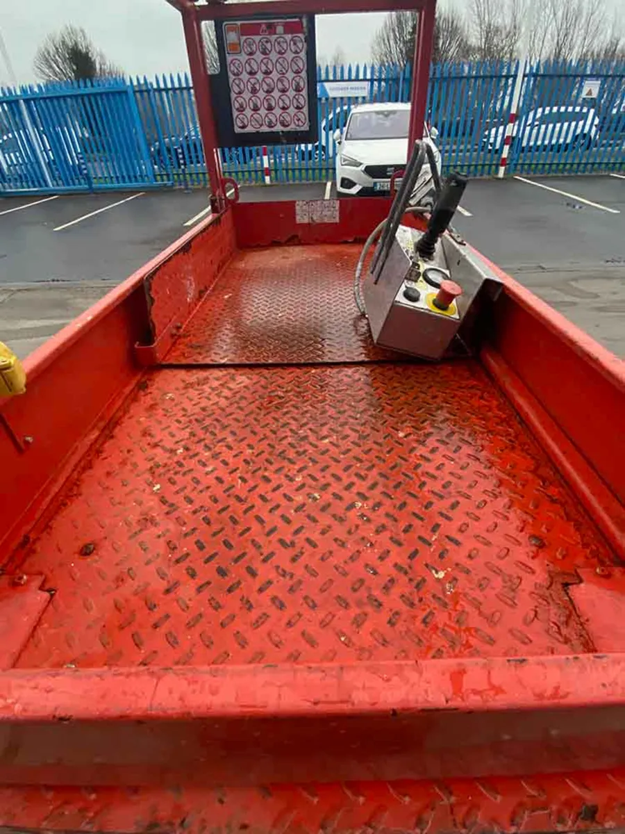 Skyjack SJ3219 Electric Scissor Lift - Image 2