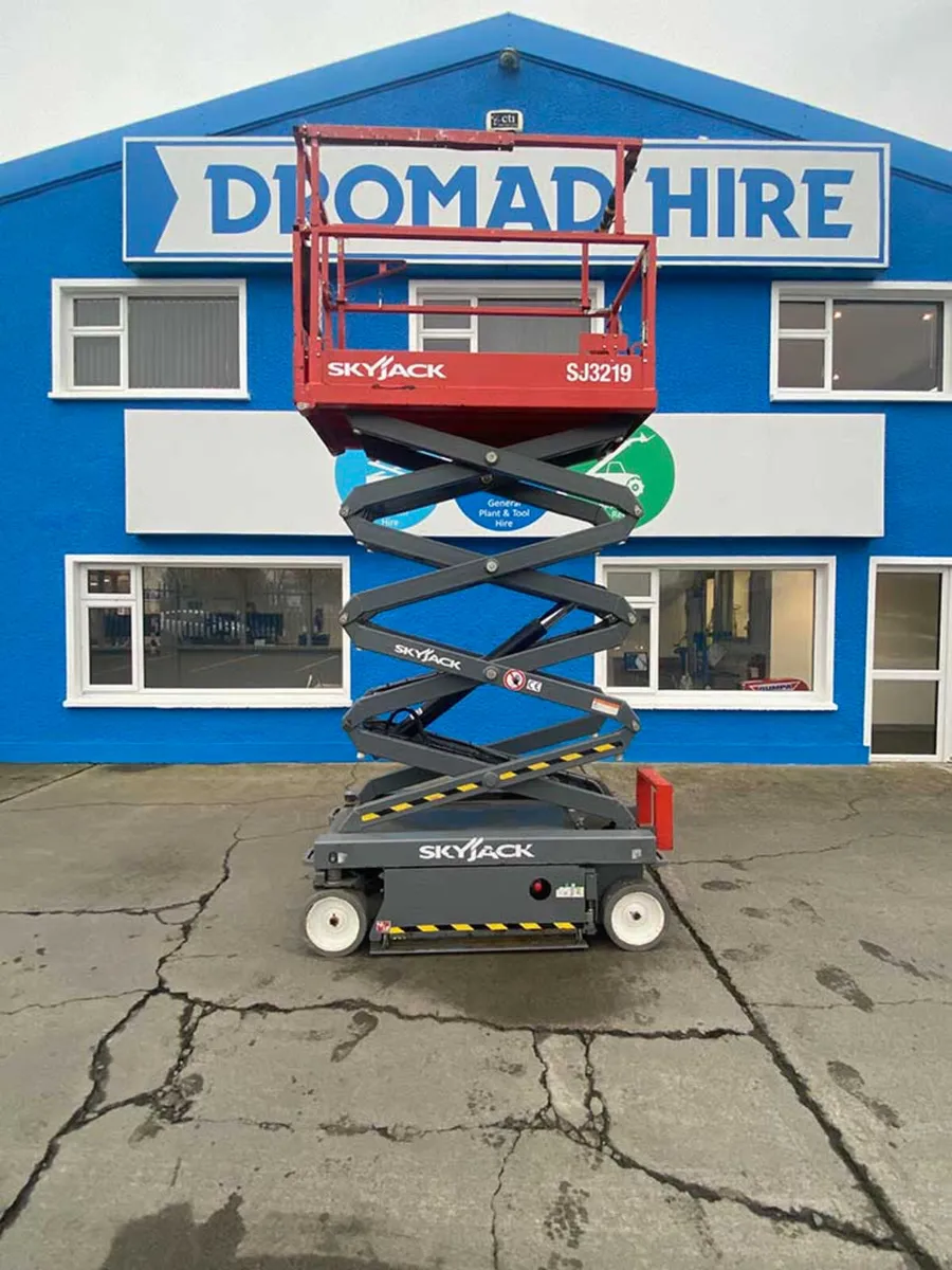 Skyjack SJ3219 Electric Scissor Lift - Image 1