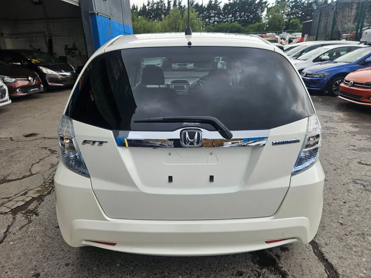 2012 Honda Fit Hybrid Automatic - Image 4