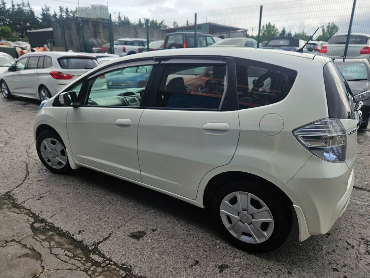 2012 Honda Fit Hybrid Automatic - Image 3
