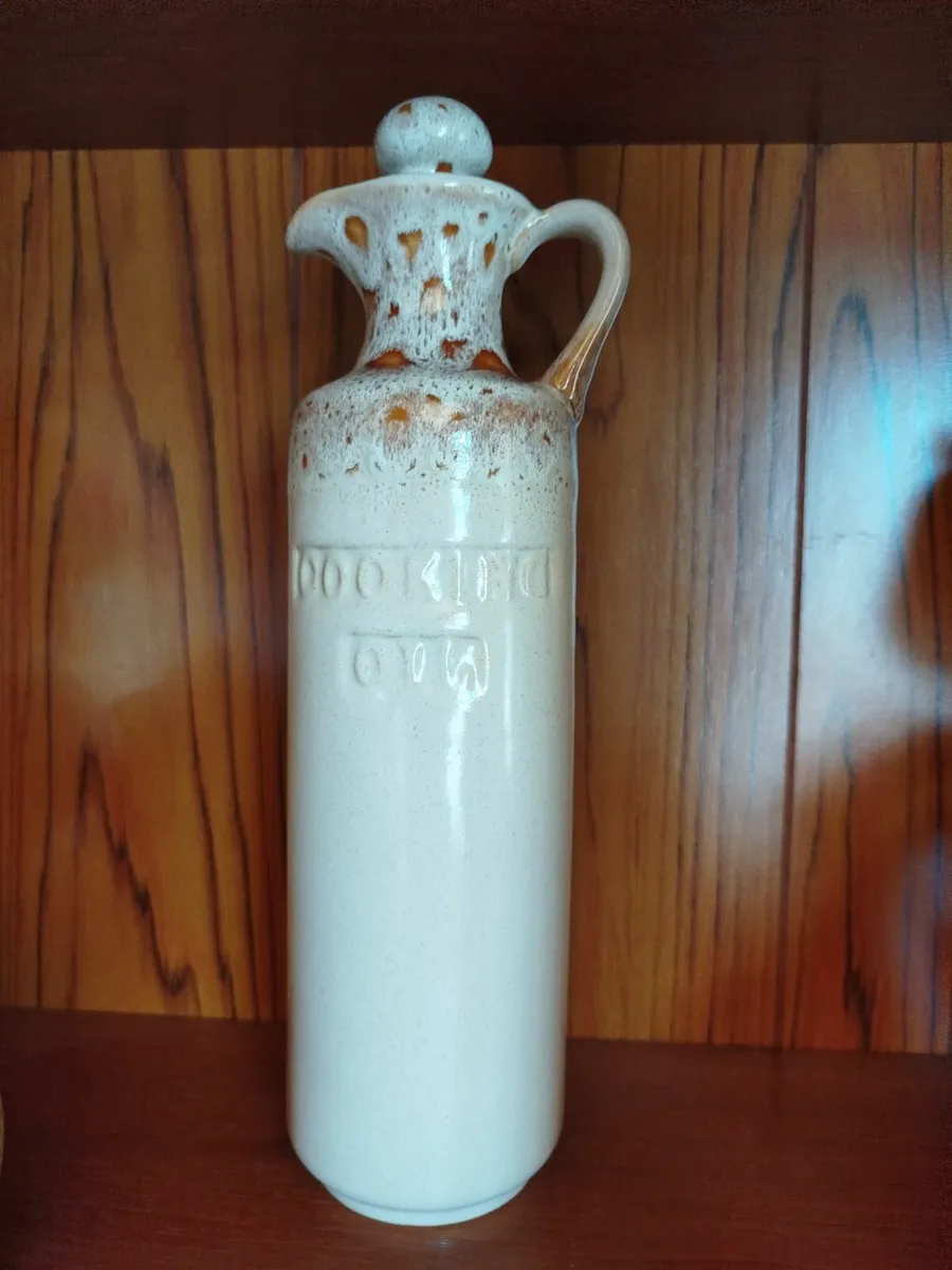 Fosters Honeycomb Delph Pottery - Image 2