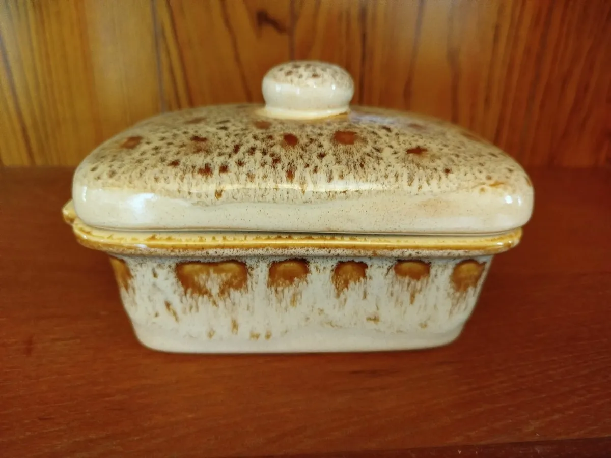 Fosters Honeycomb Delph Pottery - Image 3