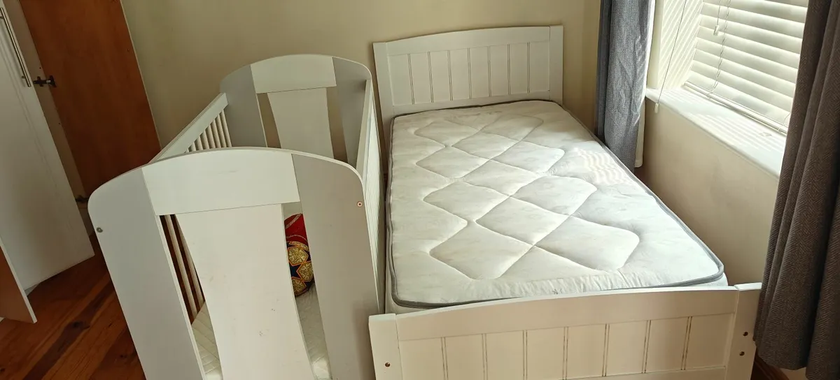 Free baby cot