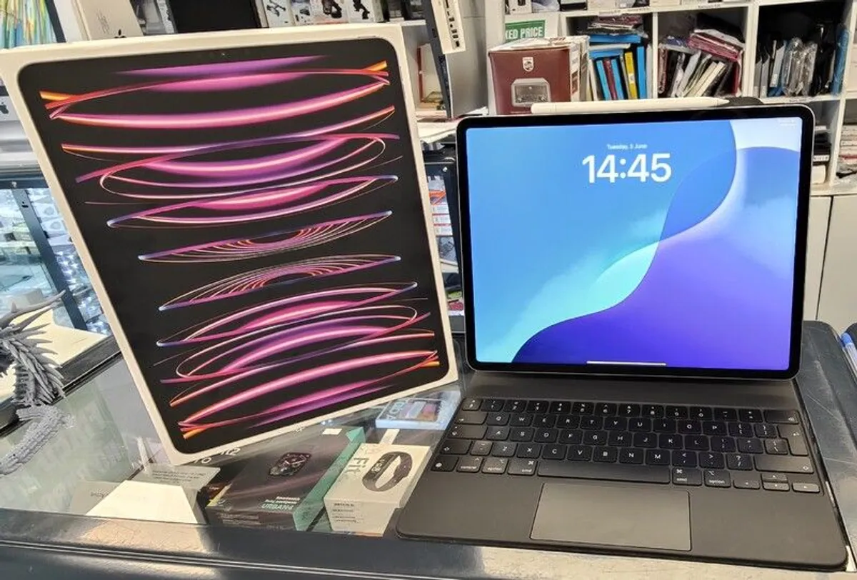 Apple iPad Pro 2022 M2 6th Gen 12.9 inch 128GB  Space Gray + Original Cover + Original Apple Pen - Image 2