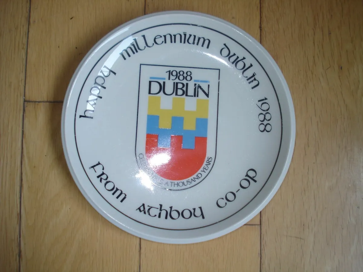 1988 ORIGINAL  DUBLIN MILLENNIUM PLATE. - Image 1