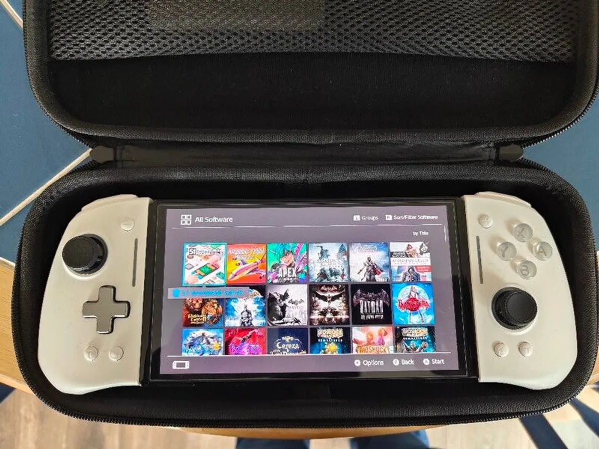 Nintendo Switch OLED - Image 1