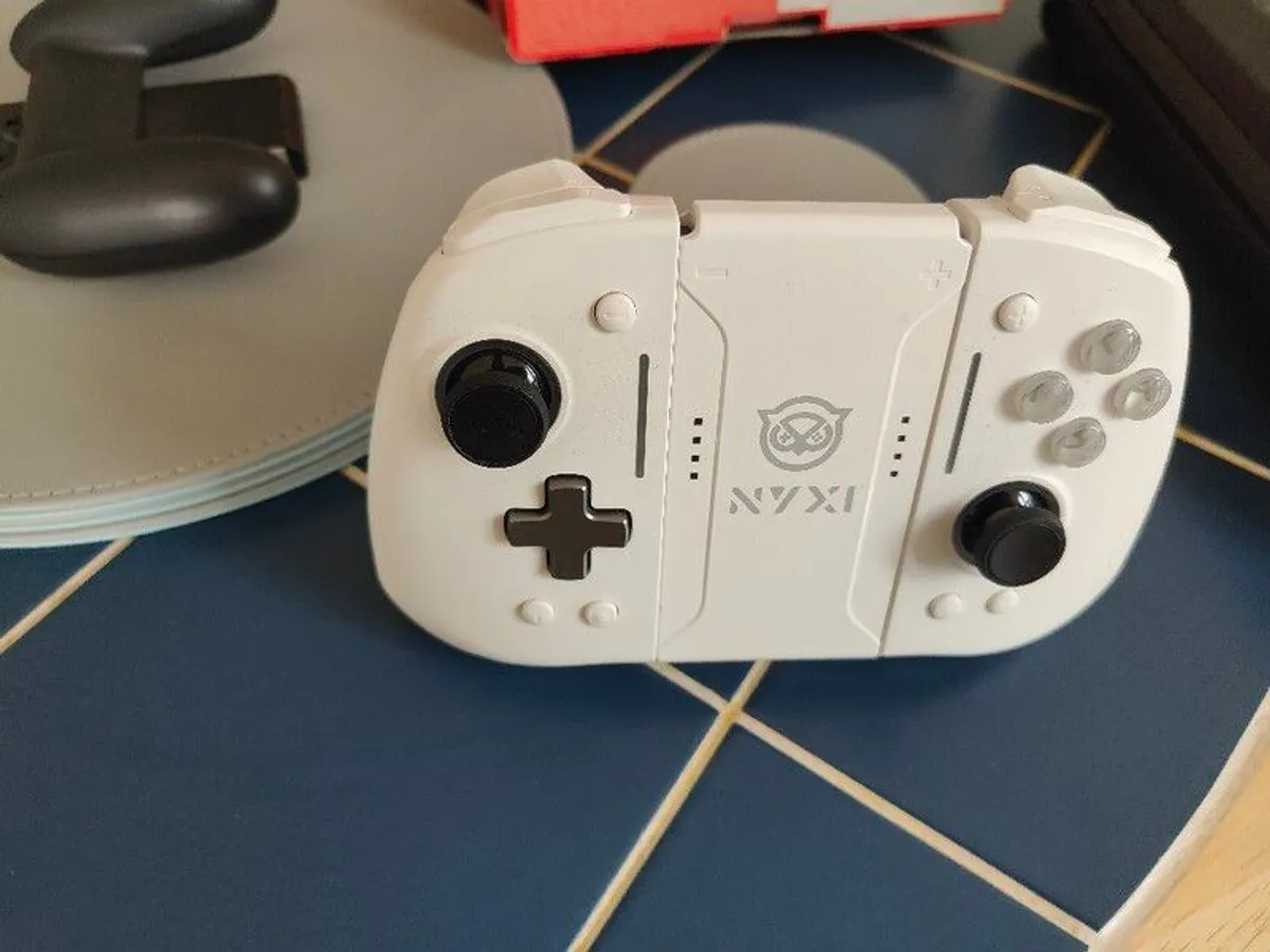 Nintendo Switch OLED - Image 2