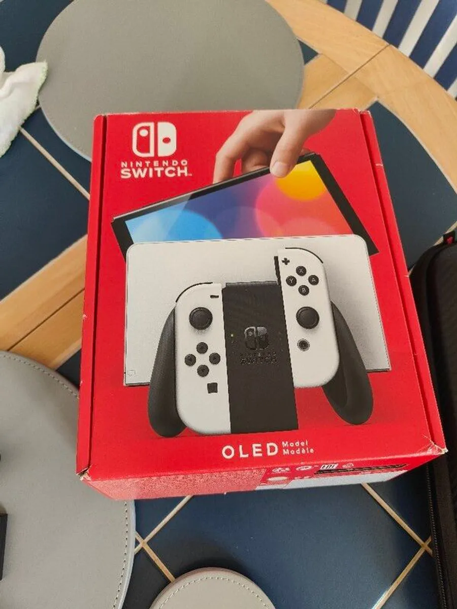 Nintendo Switch OLED - Image 3