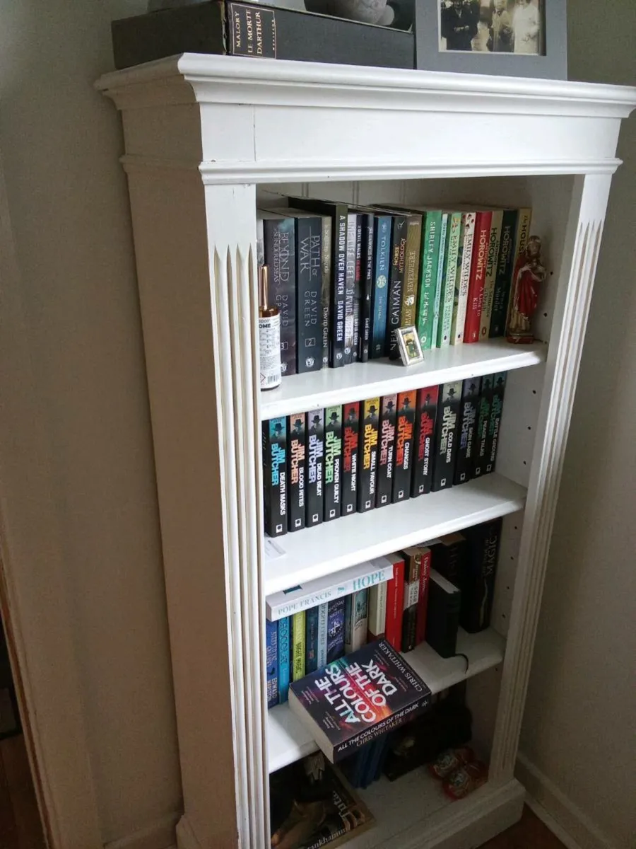 Bookcase and display case - Image 4
