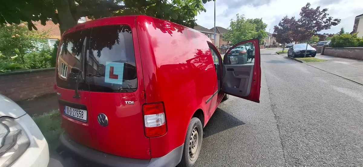 Volkswagen Caddy 2010 - Image 3