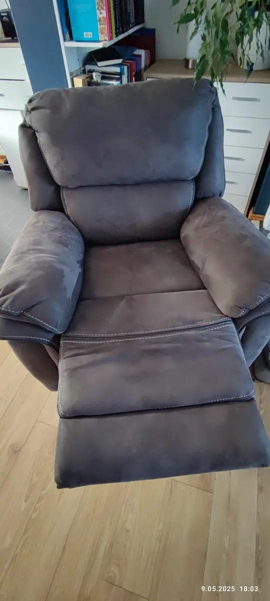 Relax in Style – Reclining Sofa & 2 Armchairs Set - Image 1