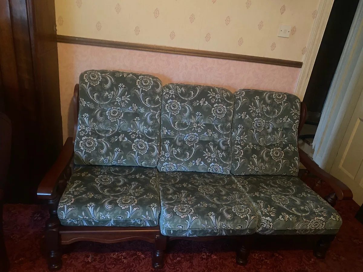 Three piece couch and two arm chairs - Image 1