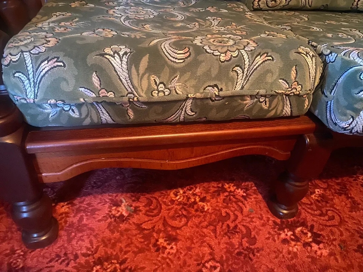 Three piece couch and two arm chairs - Image 3