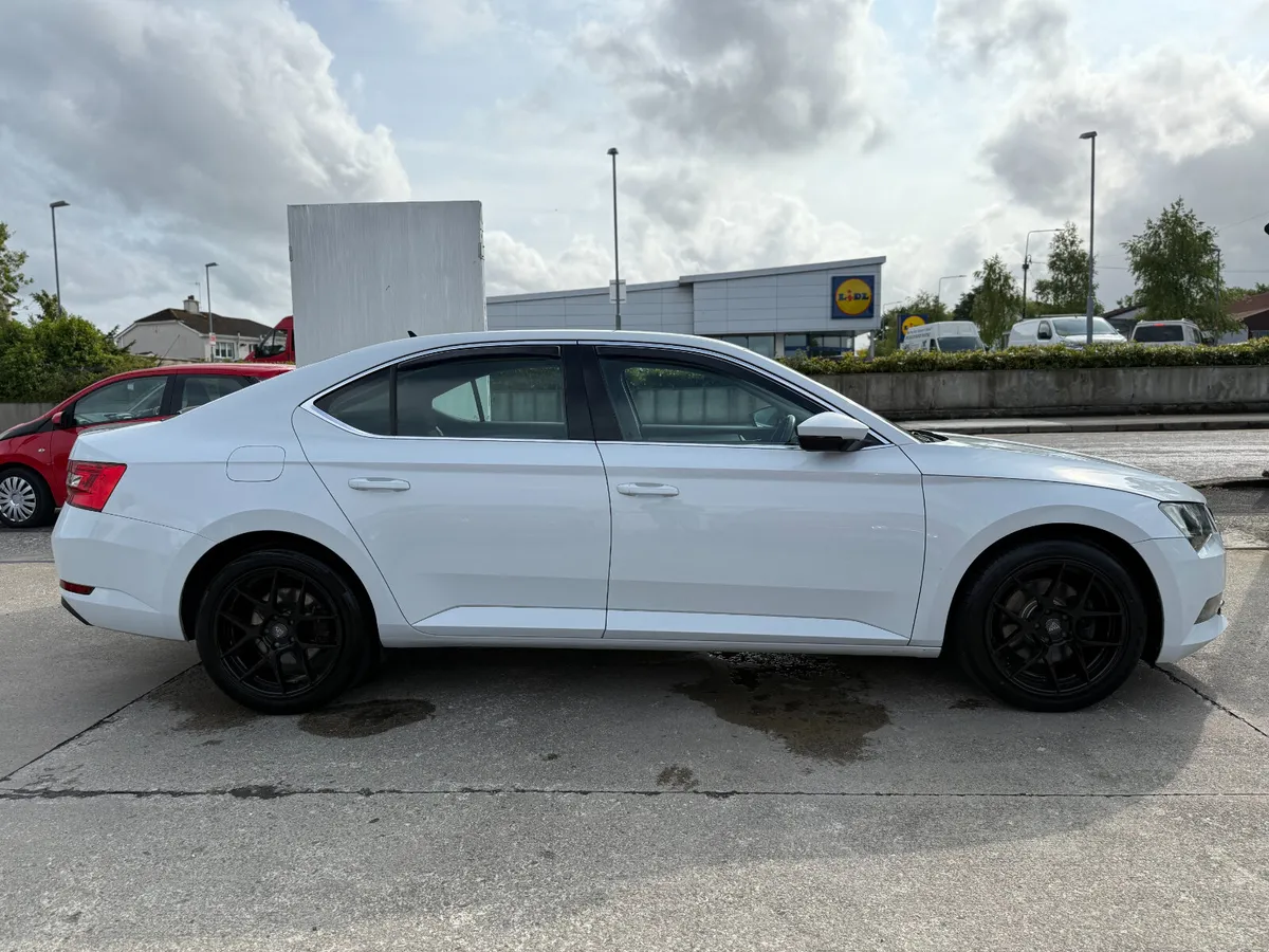 Skoda Superb, 2017, 1.6 TDI SE 120PS 5DR AU AUTO - Image 4