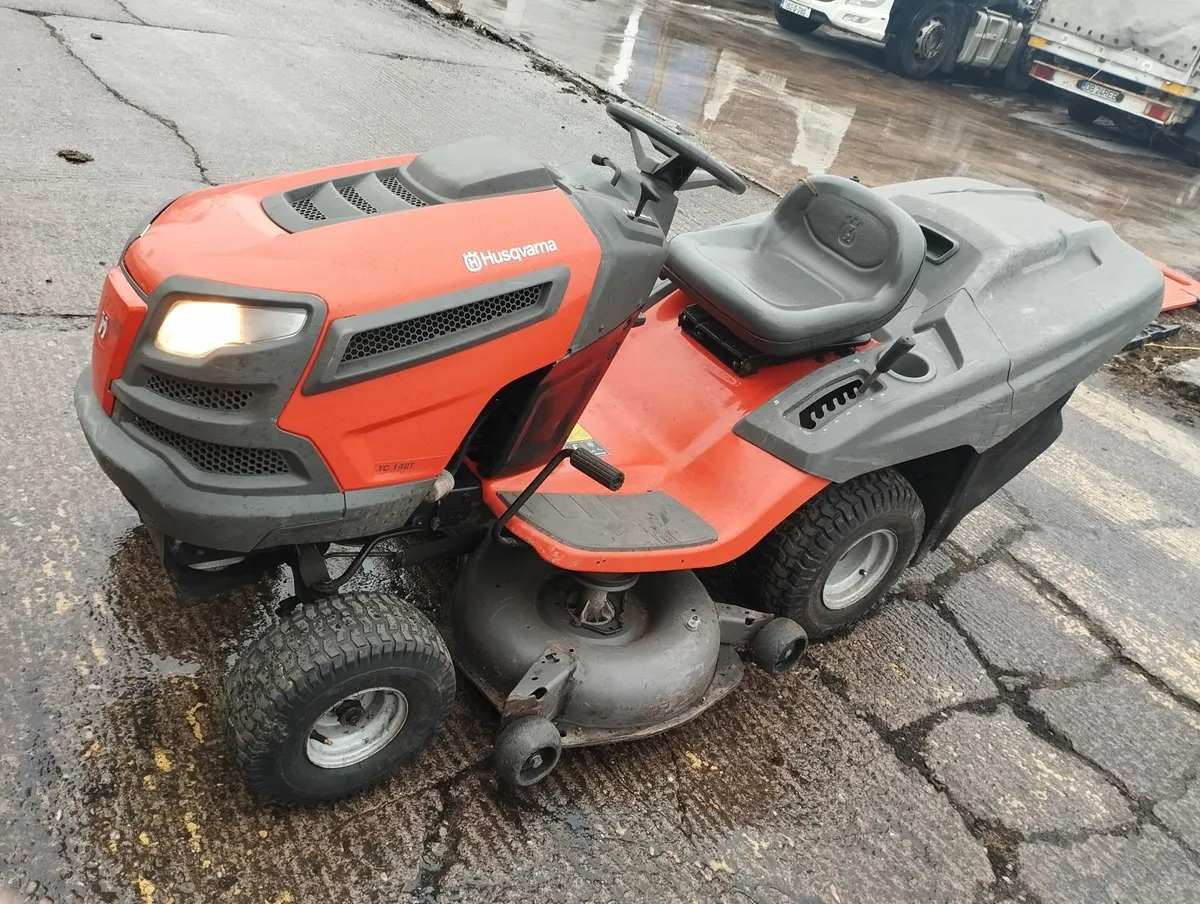 Ride on mowers - Image 2