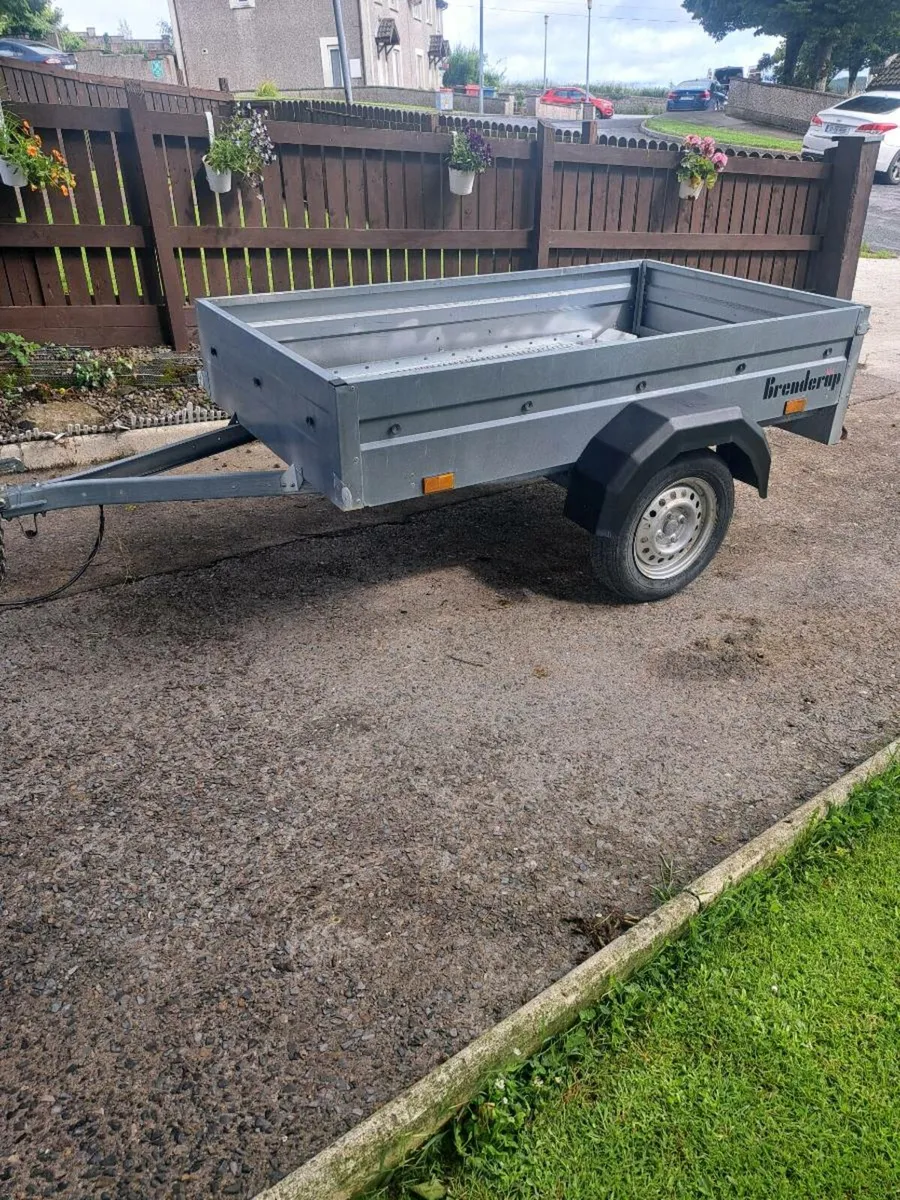 Selling a lovely 7x4 trailer - Image 1
