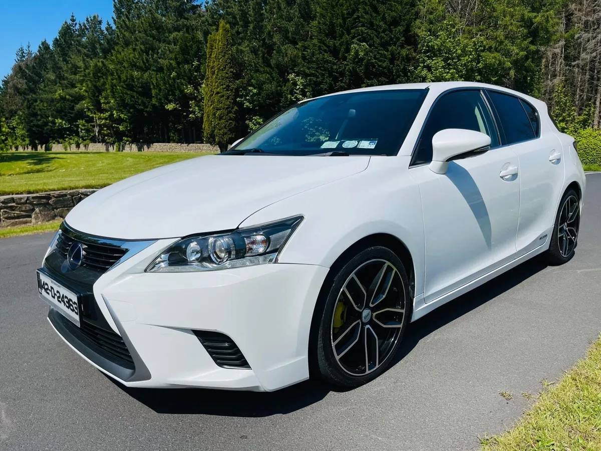Lexus ct200h for sale. Perfect car for new drivers - Image 3