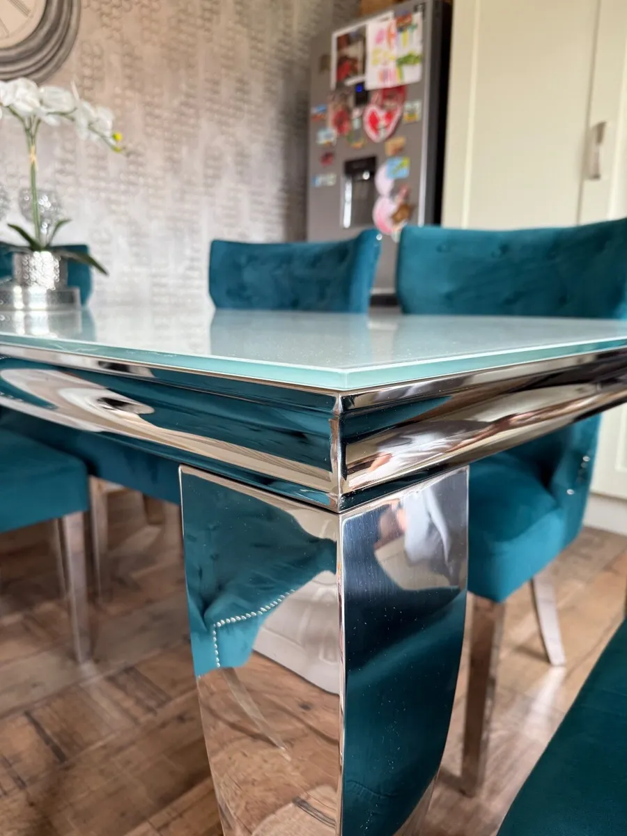 Kitchen table & six chairs - Image 1