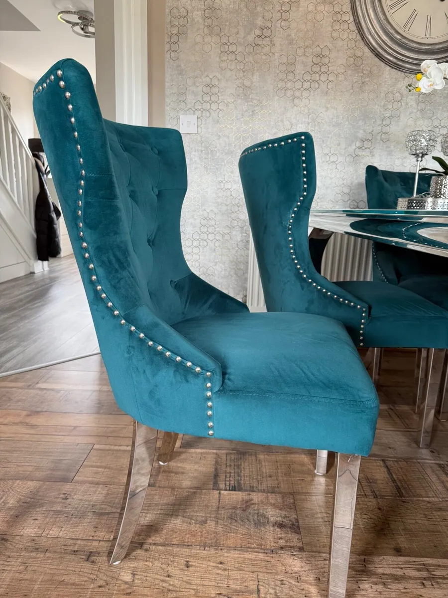 Kitchen table & six chairs - Image 2