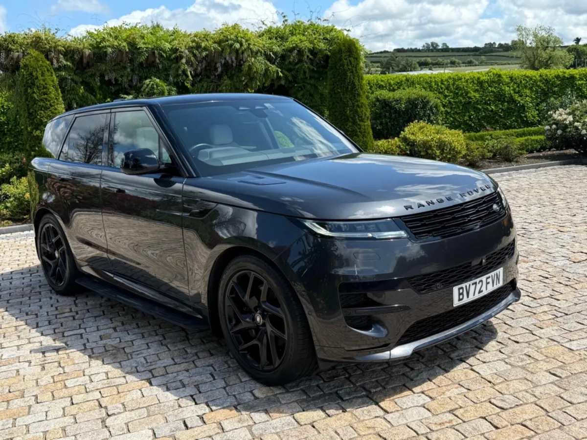 2022 (72) LAND ROVER RANGE ROVER SPORT DYNAMIC SE - Image 1