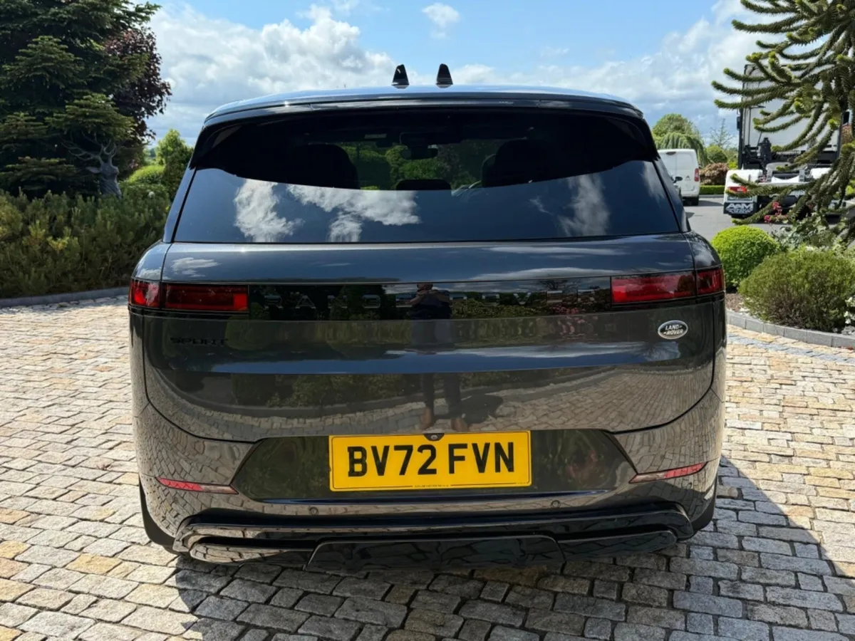 2022 (72) LAND ROVER RANGE ROVER SPORT DYNAMIC SE - Image 2