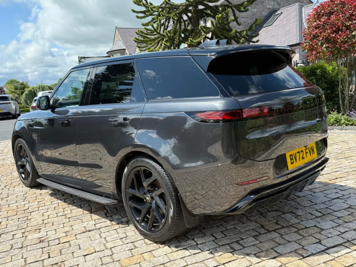 2022 (72) LAND ROVER RANGE ROVER SPORT DYNAMIC SE - Image 3