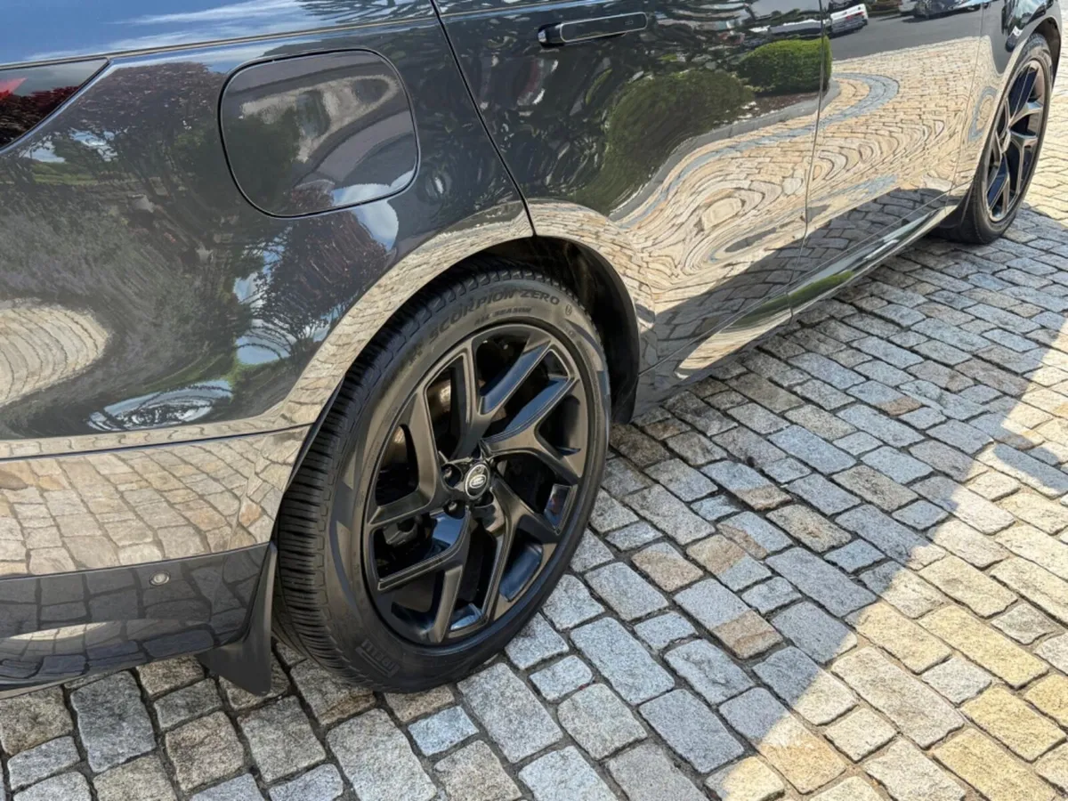 2022 (72) LAND ROVER RANGE ROVER SPORT DYNAMIC SE - Image 4