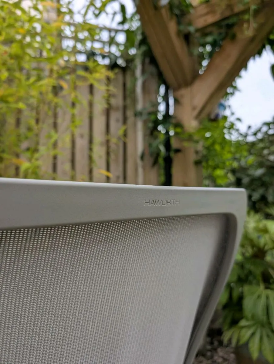 Ergonomic office chair - Image 3