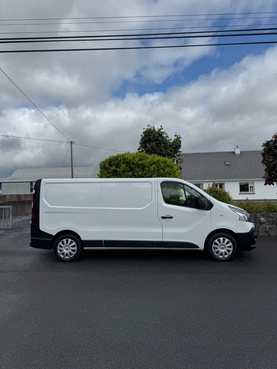 Renault Trafic 2021 - Image 2