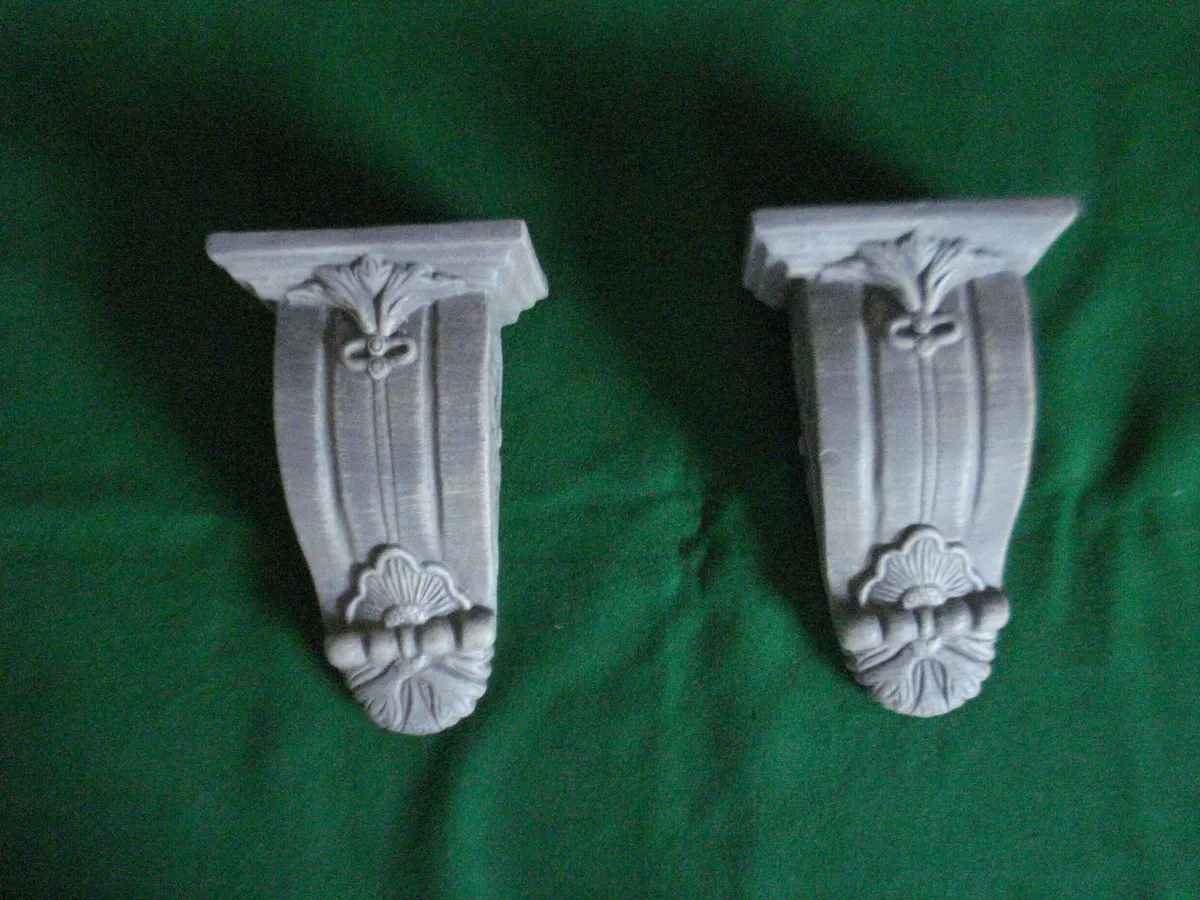 PAIR PLASTER WALL CORBELLS. - Image 1
