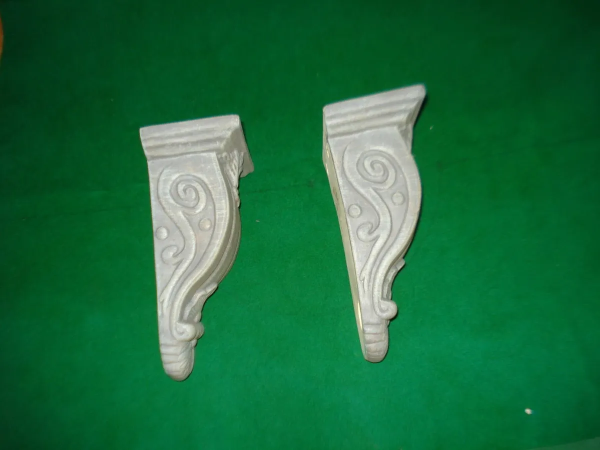 PAIR PLASTER WALL CORBELLS. - Image 3