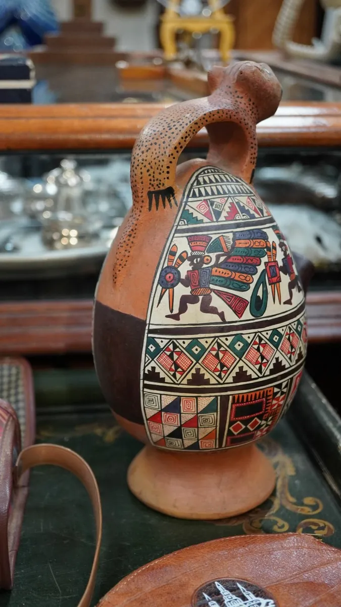 🔸 Trick Ceramic Vessel – Cusco, Peru (1994) - Image 2