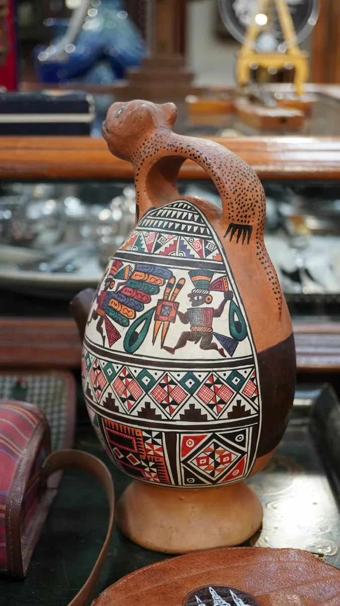 🔸 Trick Ceramic Vessel – Cusco, Peru (1994) - Image 3