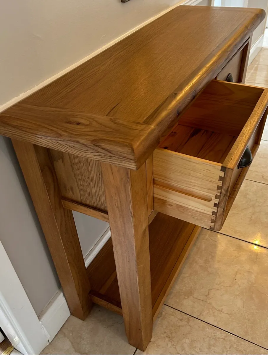 Console table - Image 1