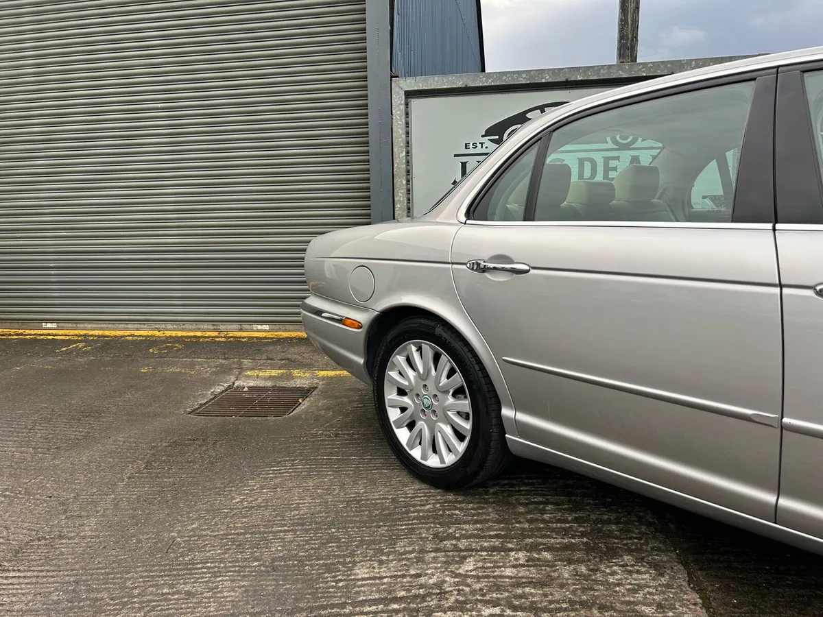Jaguar XJ6 LWB - Image 2
