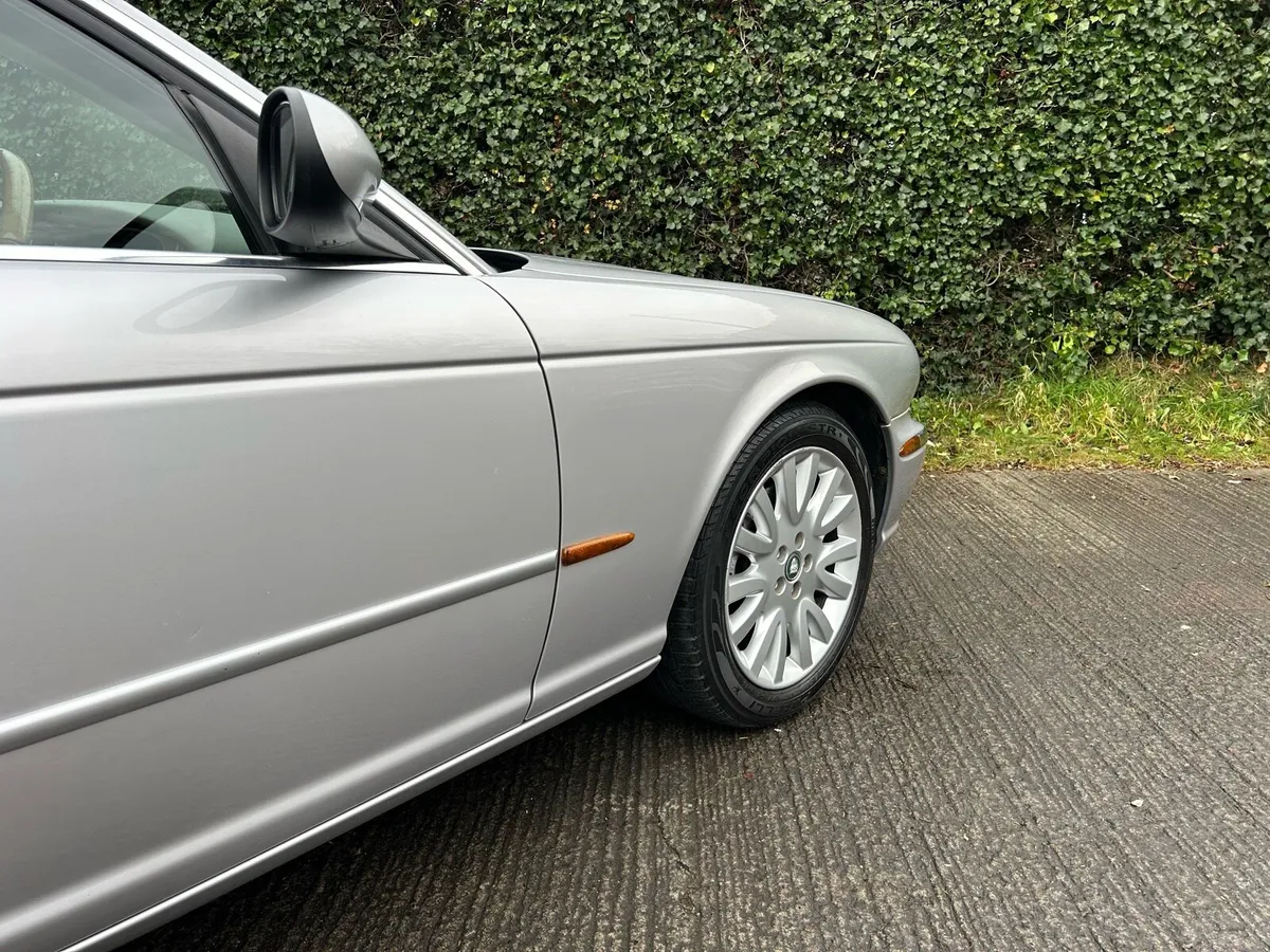 Jaguar XJ6 LWB - Image 3