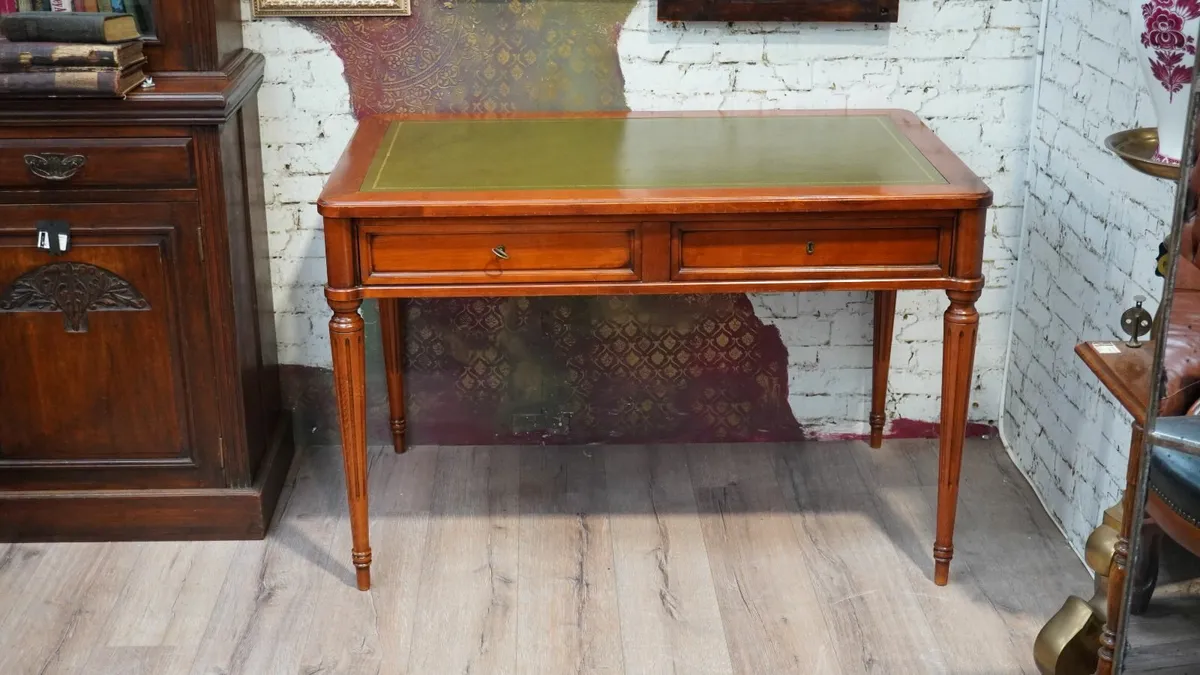 🪑 Elegant Italian Writing Desk by Morelato - Image 1