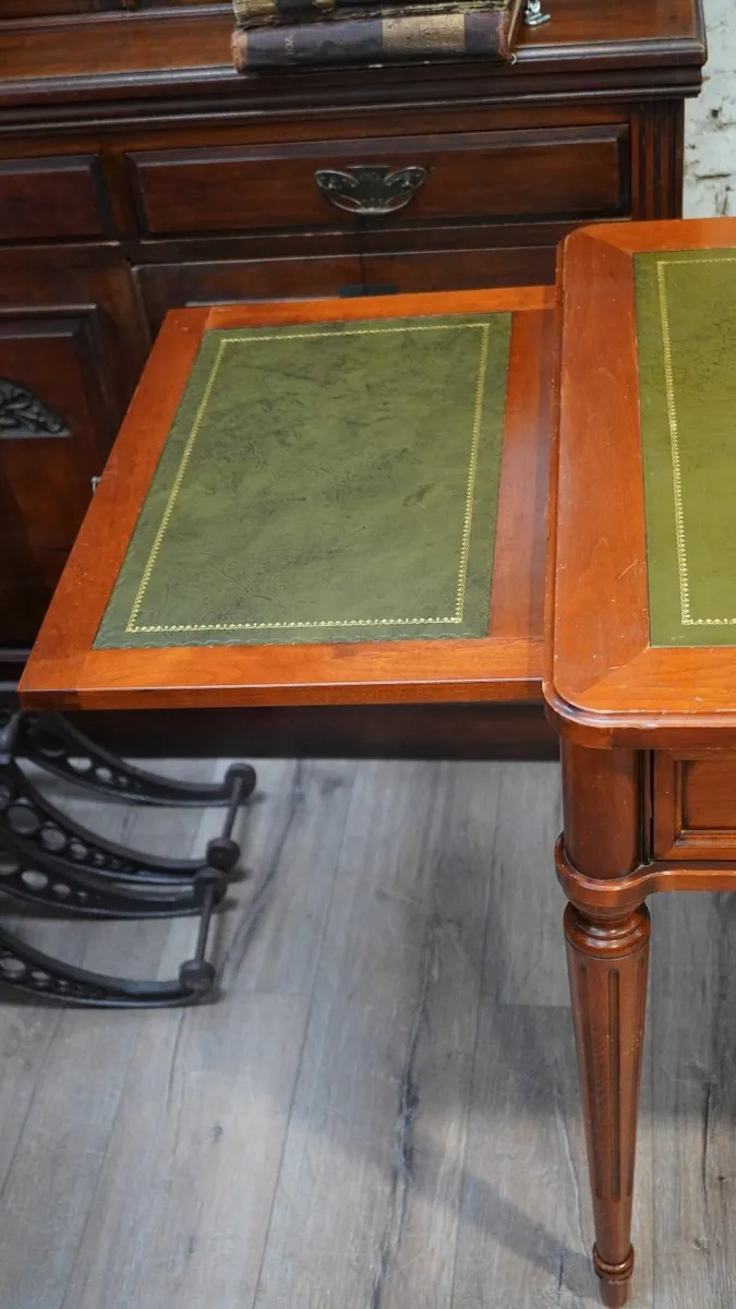 🪑 Elegant Italian Writing Desk by Morelato - Image 3
