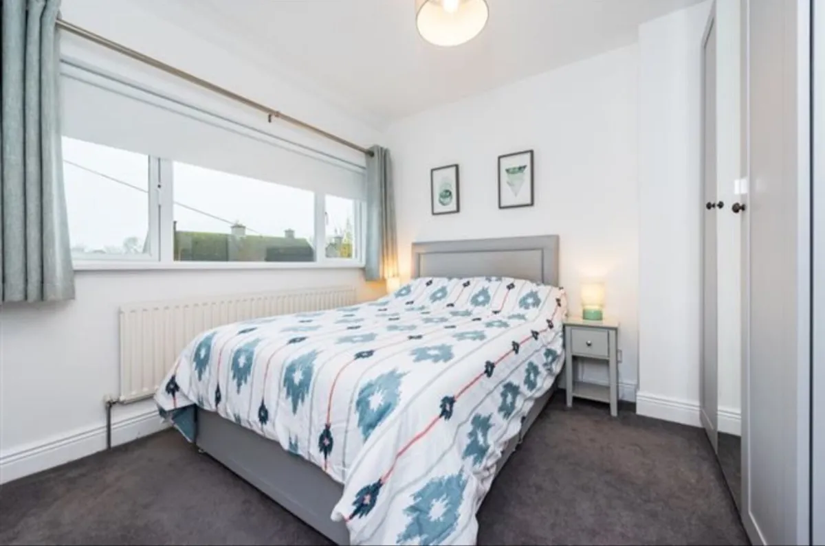 Divan double bed and headboard - Image 1