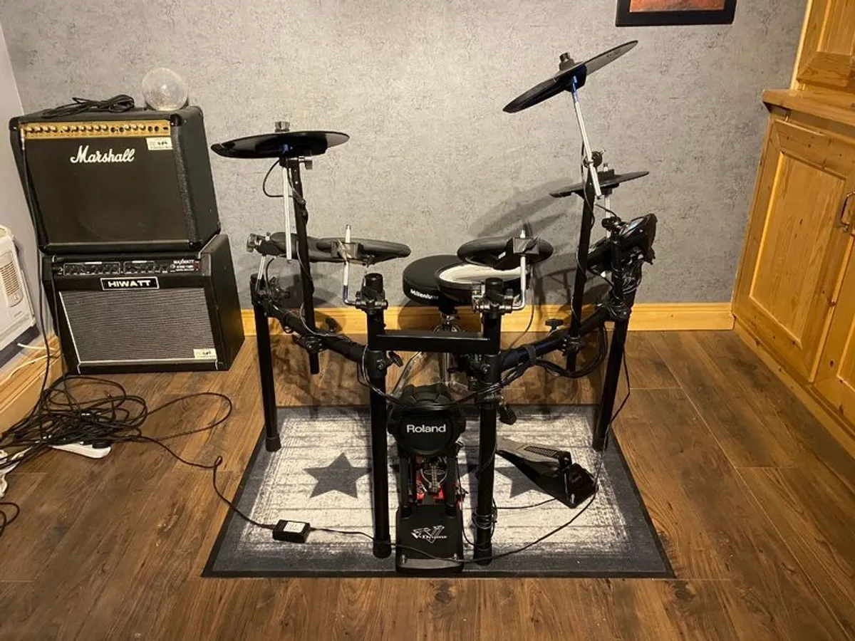 Roland TD-11 vdrum electronic drum set with mesh snare pad - Image 1