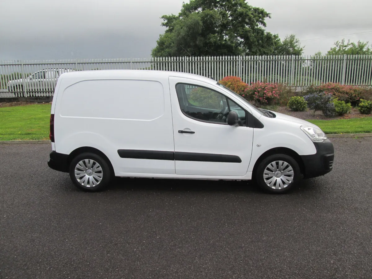 2019 Citreon Berlingo 1.6 Hdi 3 Seater Cvrt 03/26 - Image 3