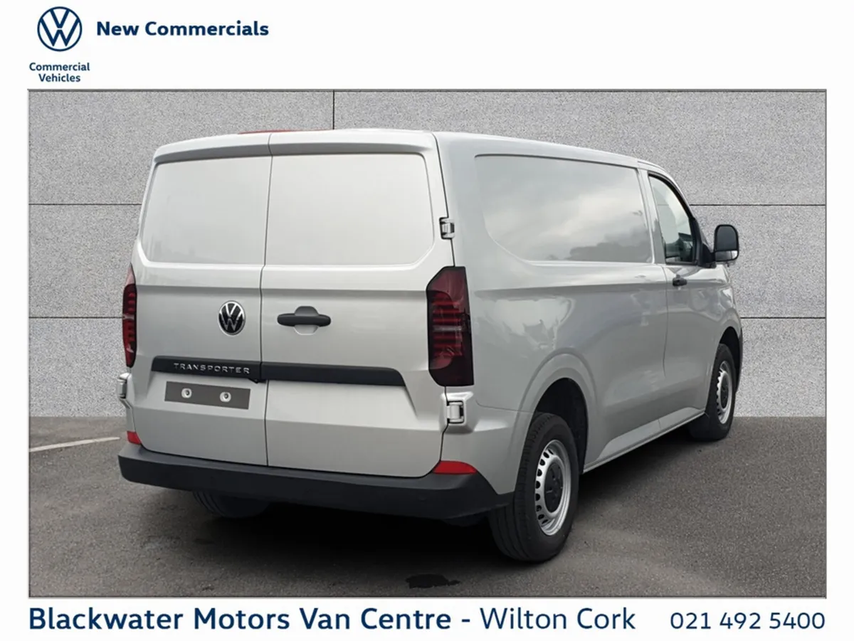 Volkswagen Transporter VAN SHORT WHEEL BASE TRENDL - Image 4