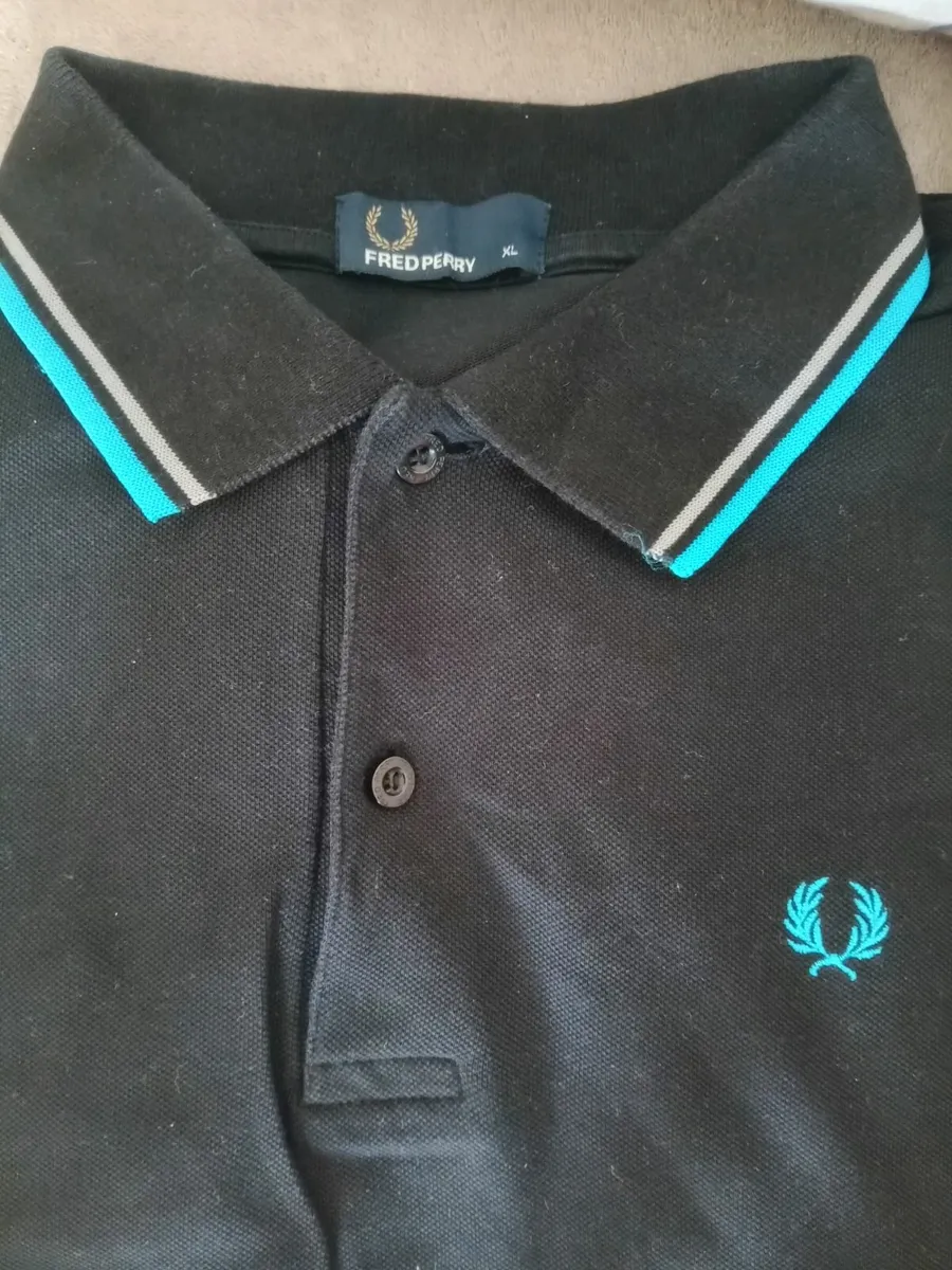 2 mens  XL FRED PERRY POLOS - Image 2