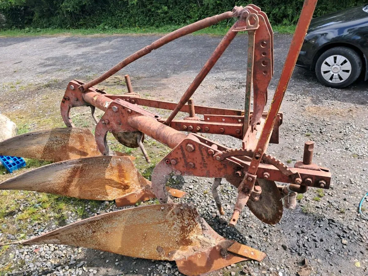 Kvernaland plough 3 furrow new discs - Image 2
