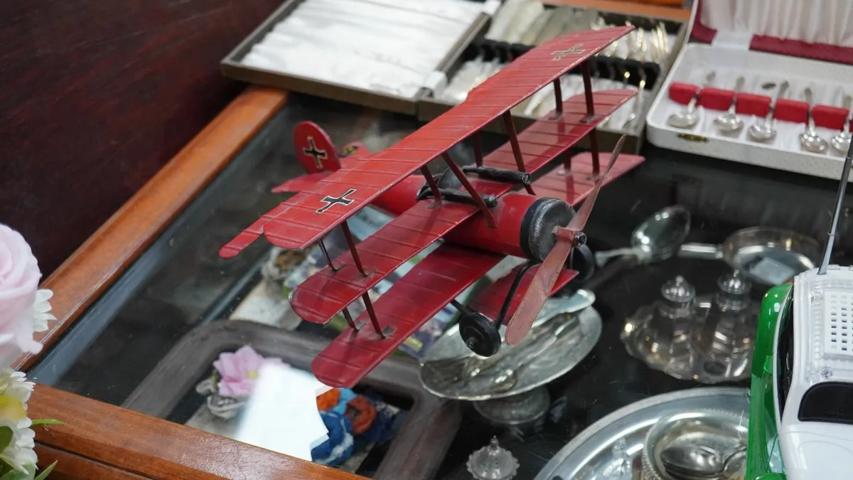 🛩️ Metal Model Airplane – Fokker Dr.I Triplane - Image 1