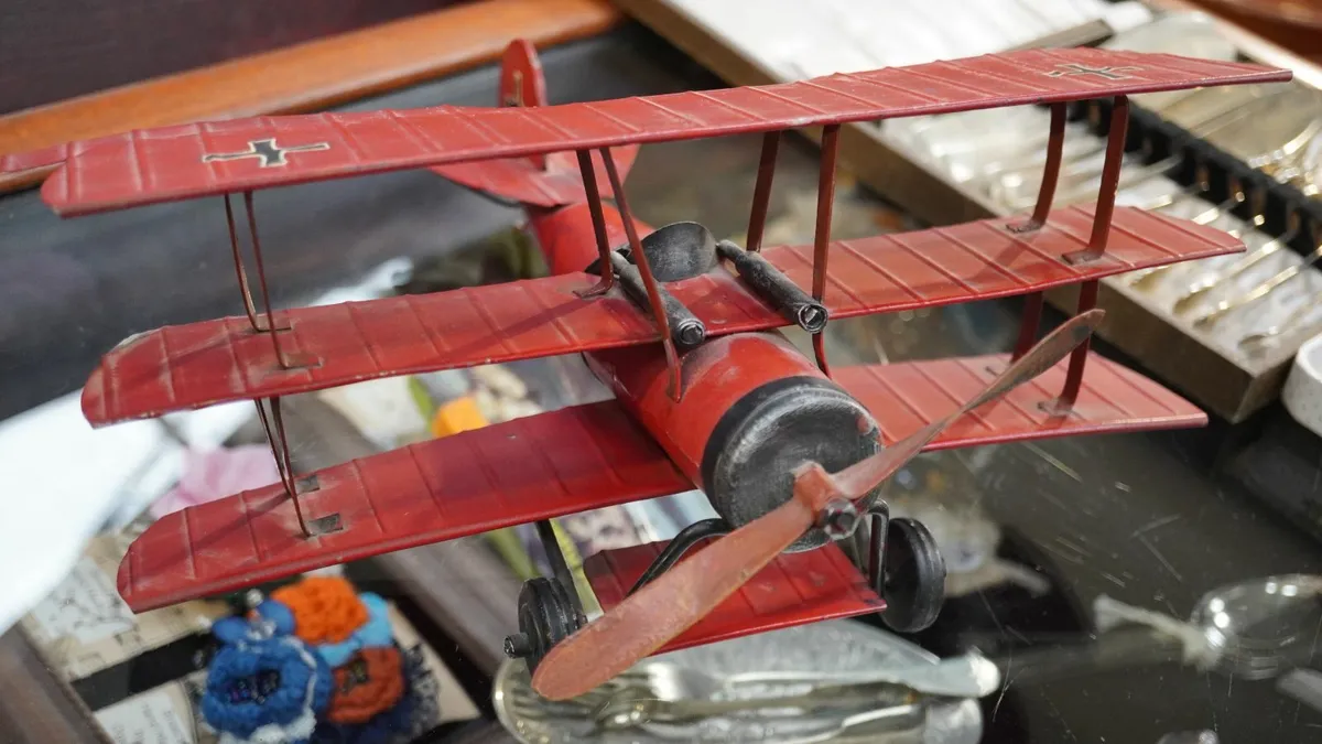 🛩️ Metal Model Airplane – Fokker Dr.I Triplane - Image 2